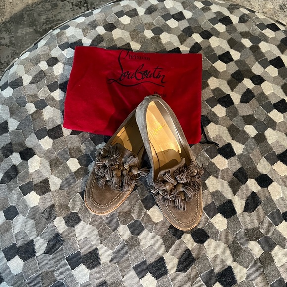 Christian Louboutin suede tan flats. Size 37 - Picture 3 of 8